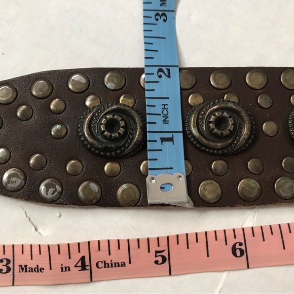 Studded Rosette Belt Brown Leather Brass Color Hardware Rustic Distressed - Picture 10 of 15